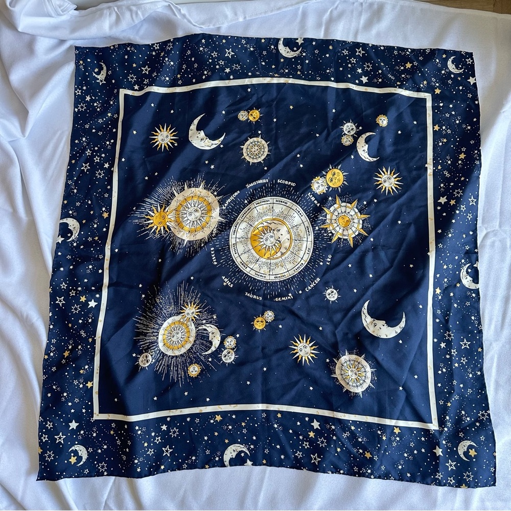 Chico's Blue and White Bib with Celestial Design - Picture 5 of 7
